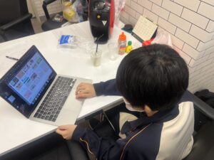 文化祭POP作りの様子