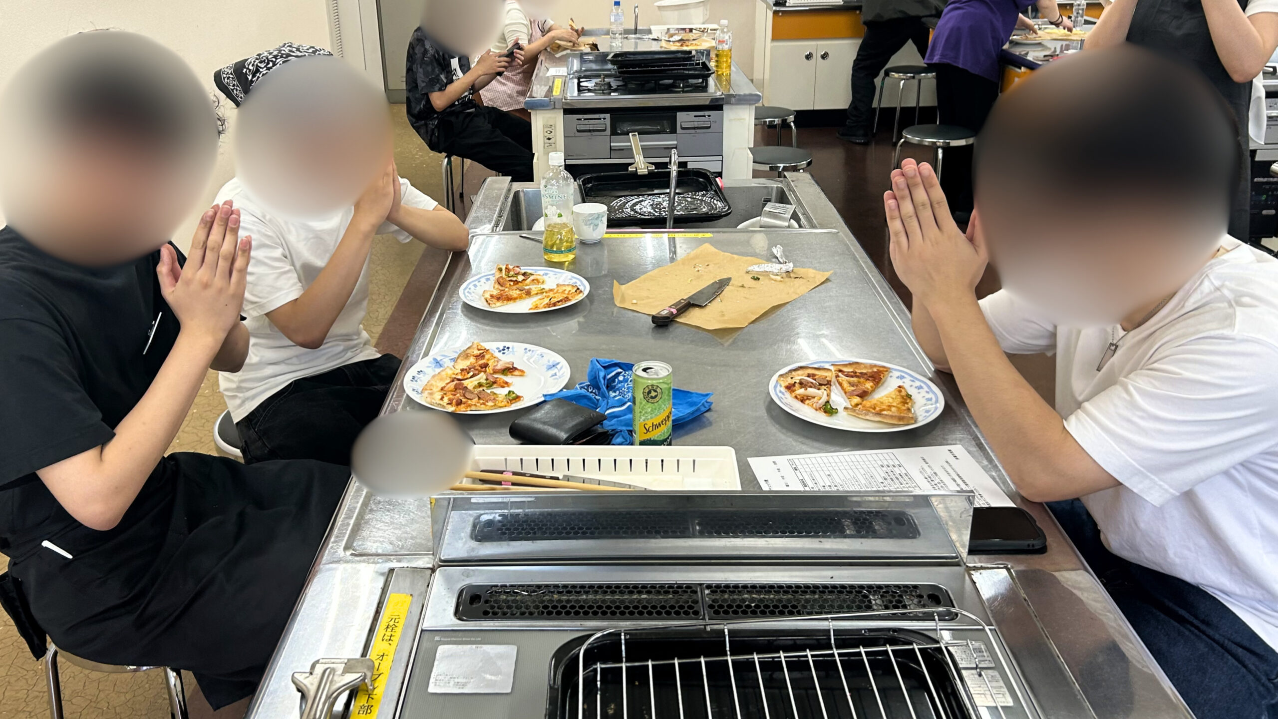 キミノ高等学院 キャンパスブログ#39 調理実習でピザ作り🍕🤤料理経験が少ない生徒もワイワイ⁉️